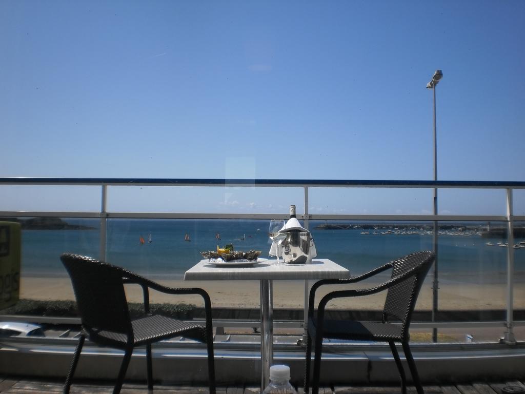 Hotel De La Plage Erquy Habitación foto